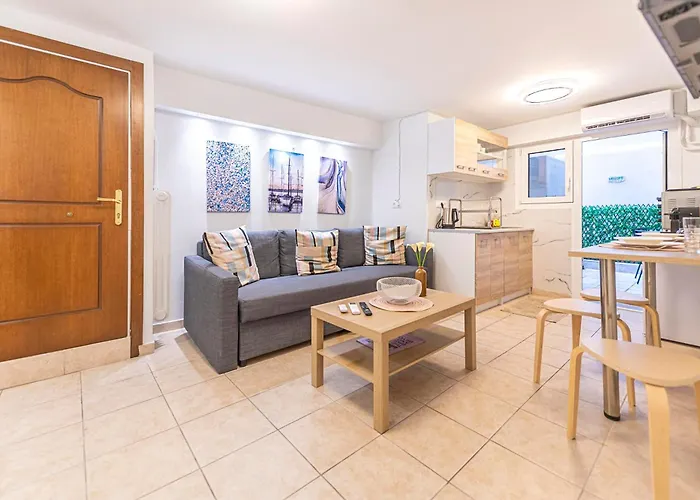 Flat With Patio Near Acropolis & Herodion