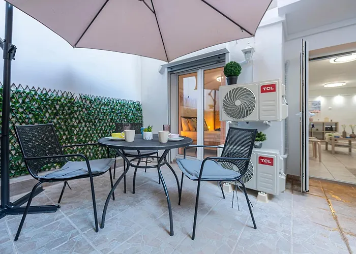 Flat With Patio Near Acropolis & Herodion