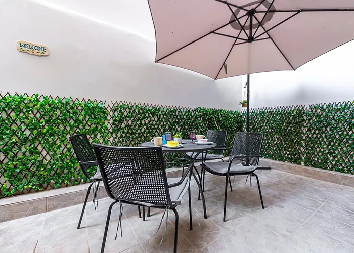 Flat With Patio Near Acropolis & Herodion