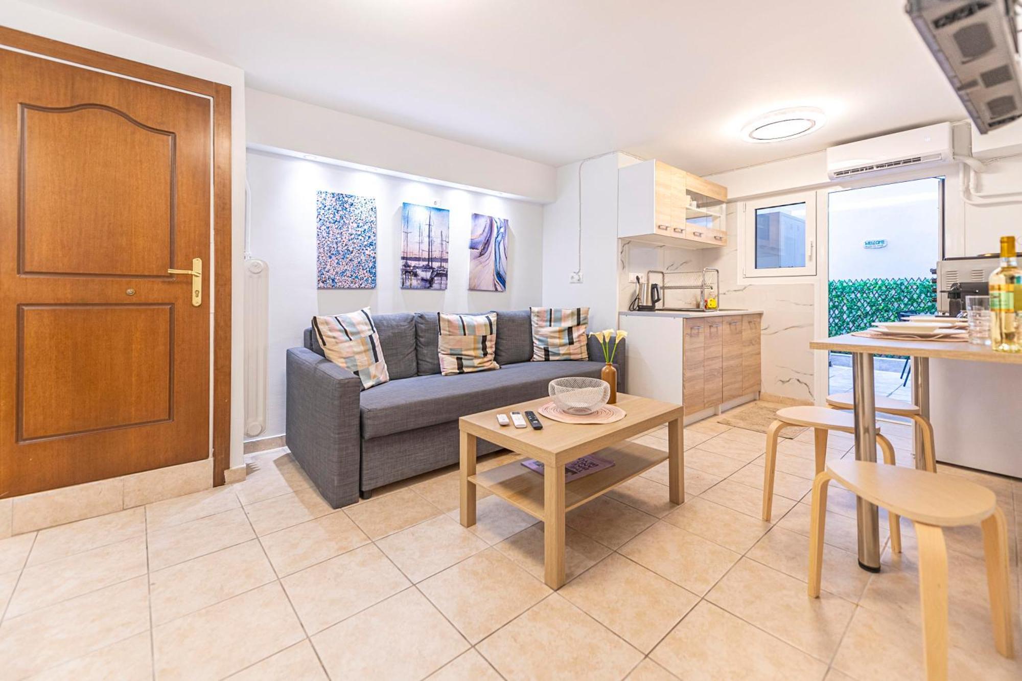 Apartment Flat With Patio Near Acropolis & Herodion Athens