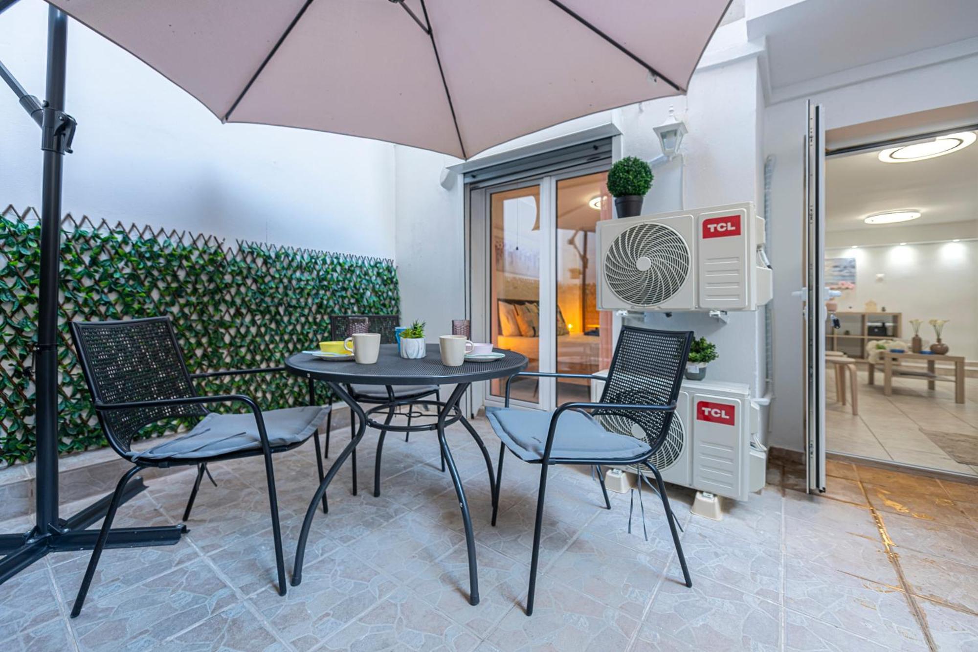 Flat With Patio Near Acropolis & Herodion Athens