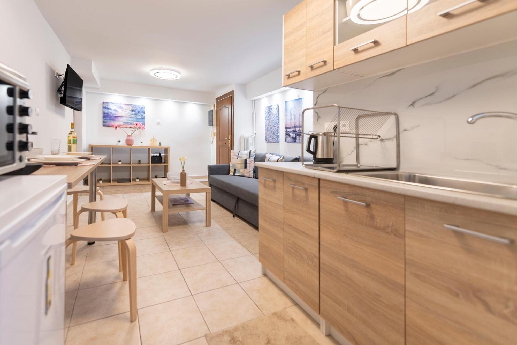 Flat With Patio Near Acropolis & Herodion Athens